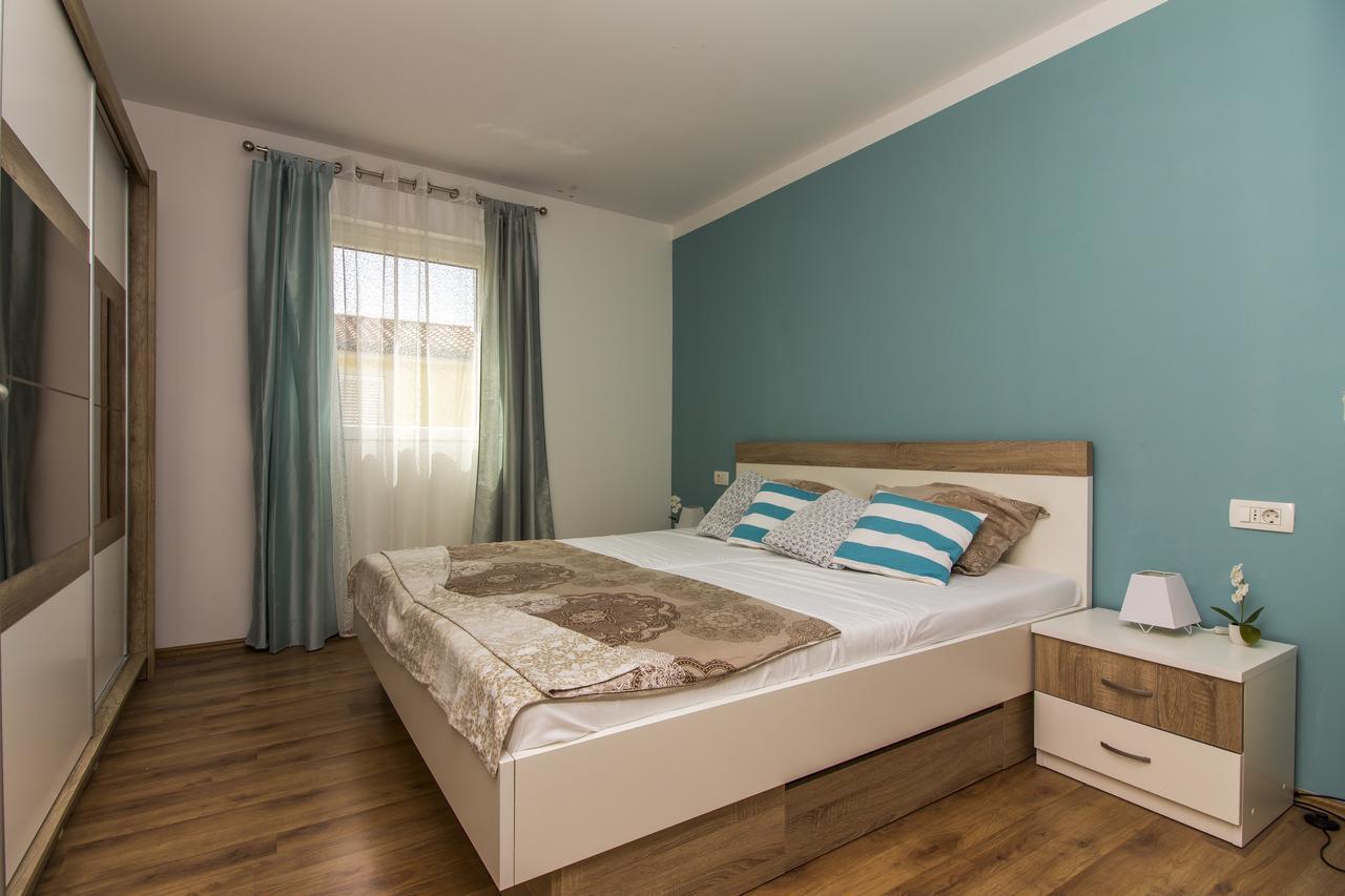 Appartement Apartman Maxim à Pula Extérieur photo