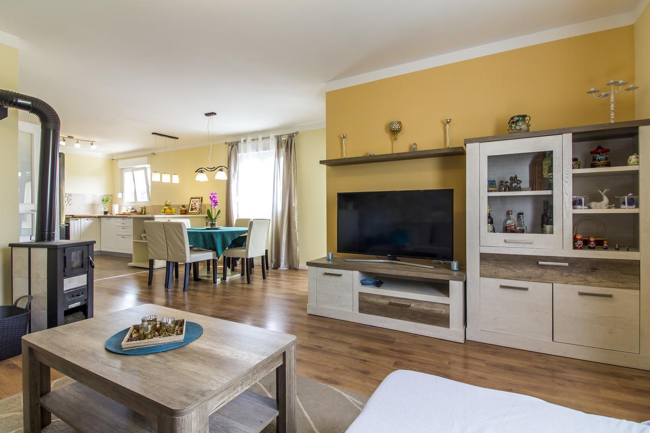 Appartement Apartman Maxim à Pula Extérieur photo